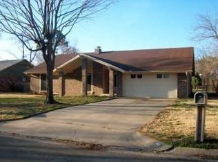 1611 W Lilac St, Rogers, AR 72758