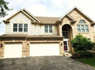 1194 Ridgewood Cir, Lake In The Hills, IL 60156