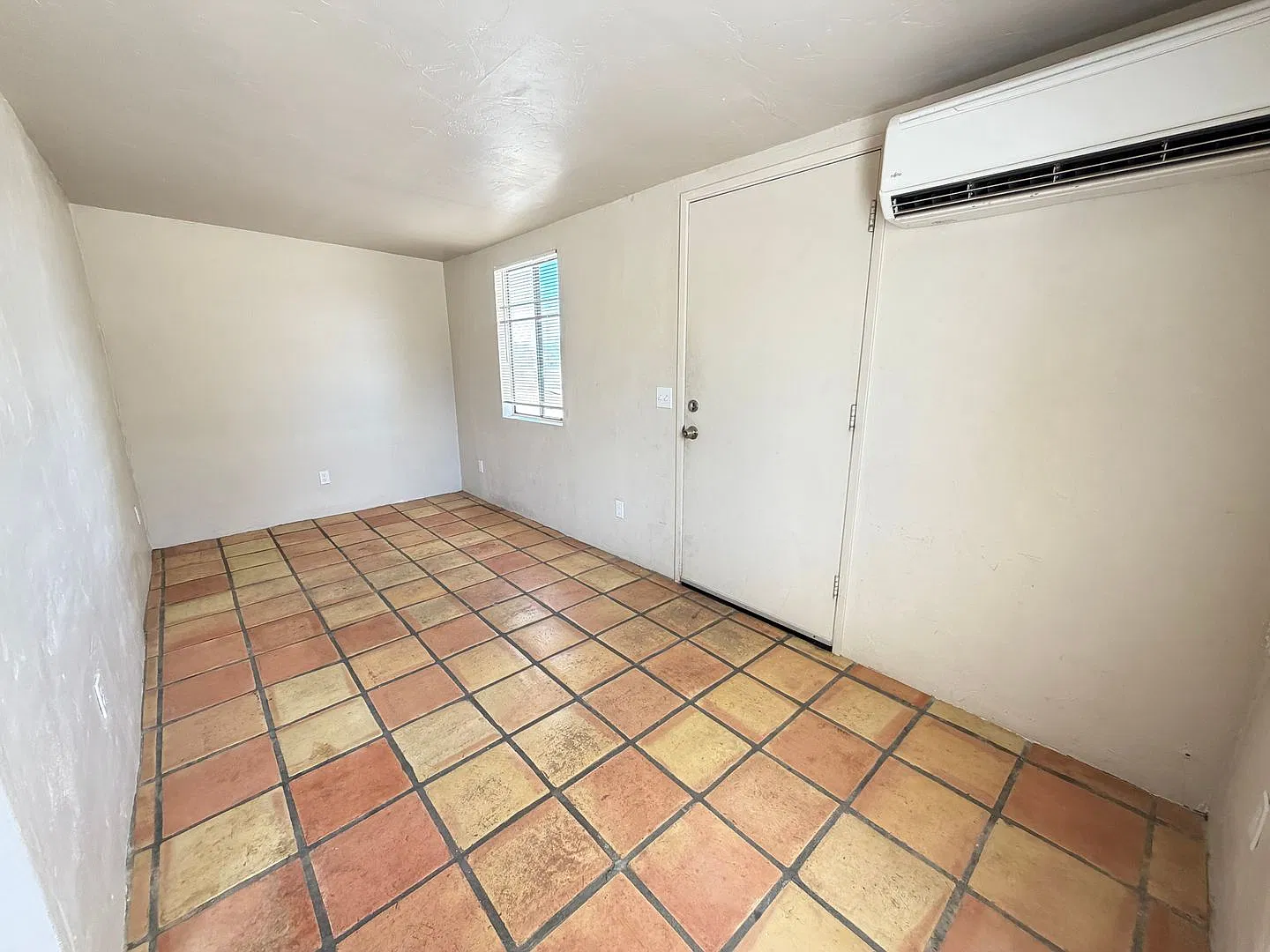 Adobe Circle 73151 — Photo 2