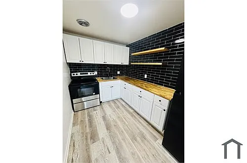1650 Boston St Photo 1