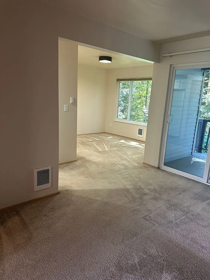 10915 PK Juanita Ridge Apartments — Photo 3