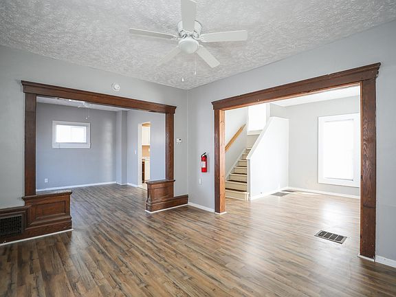 2nd image of 559 E Exchange St