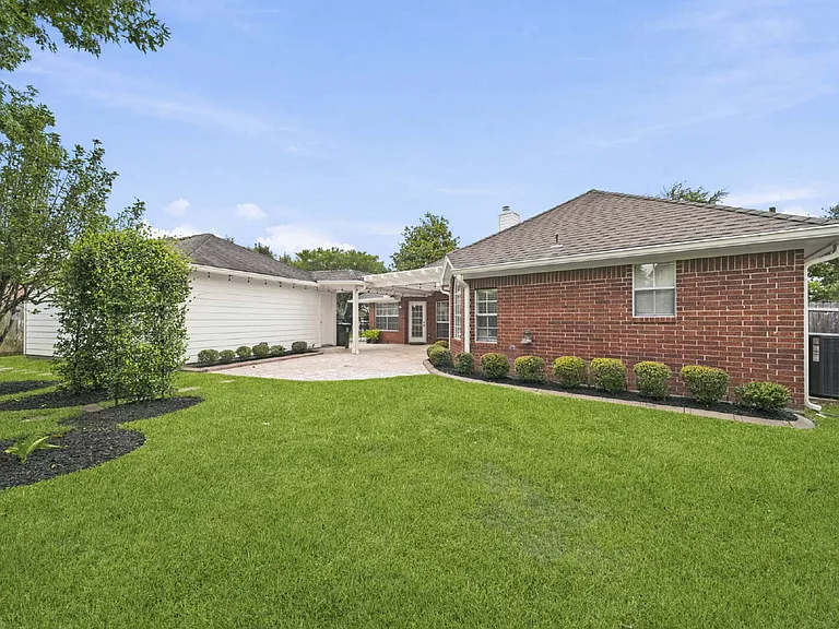 1735 Berkoff Dr — Photo 21
