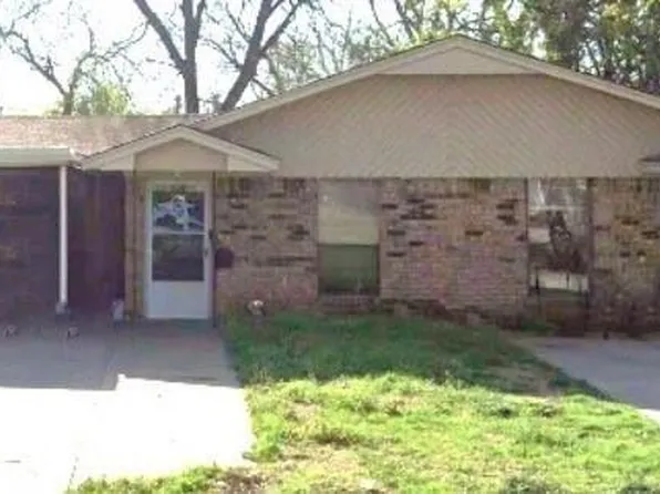 814 S 5th St, Chickasha, OK 73018