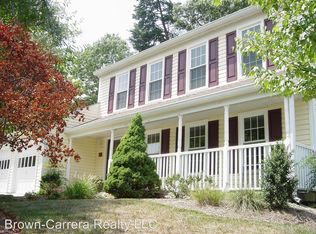 321 Cardinal Glen Cir, Sterling, VA 20164