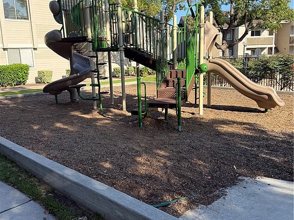 5th image of 1309 W Mission Blvd Unit 8