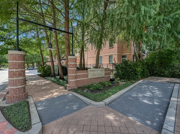 1 Waterway Ct #The, Spring, TX 77380