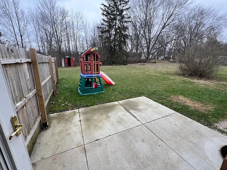 4050 Beckley Rd — Photo 12