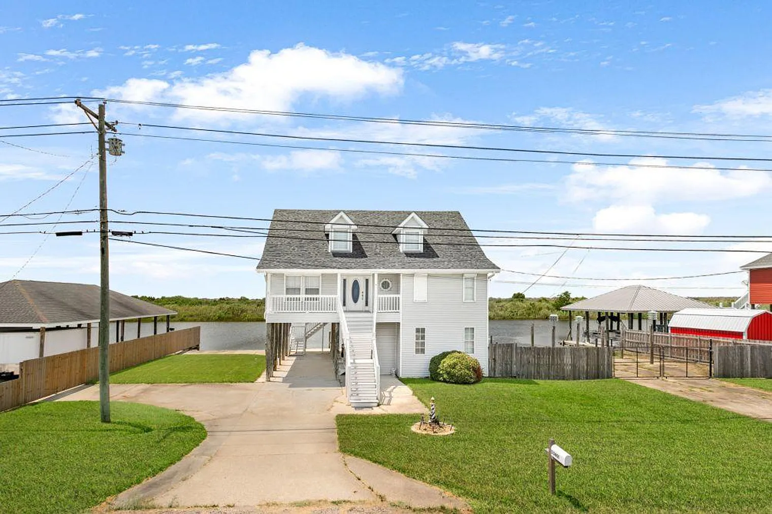 3 bed, 2.0 bath, 2098 sqft, $6,523 — Photo 4