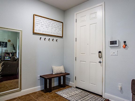 3rd image of 518 Clydesdale Ct