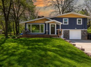 4130 Dvorak Rd, Minnetonka, MN 55305