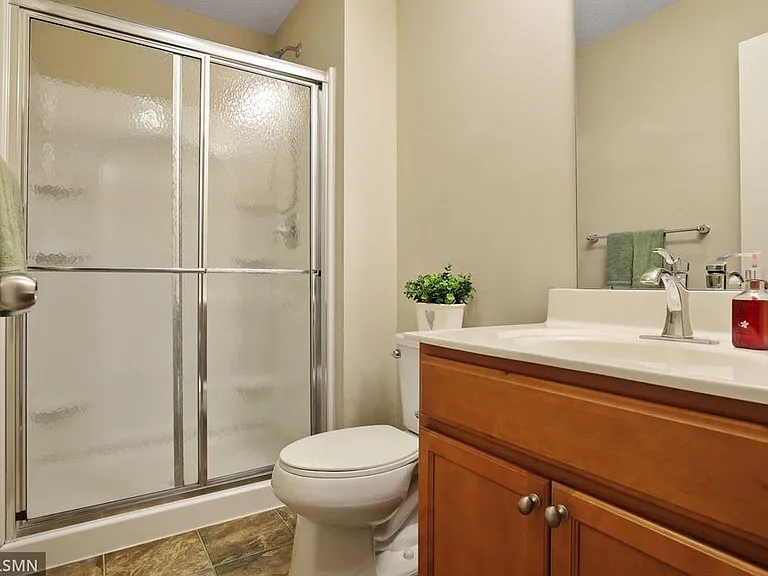 1290 Eagle Point Dr — Photo 21