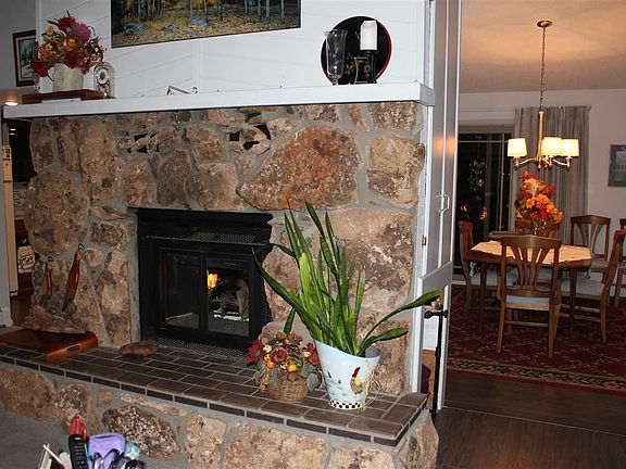 3rd image of 647 Aspenwood Ln