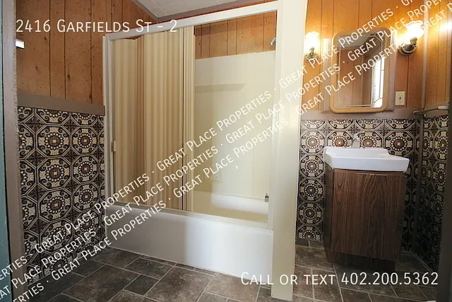 2416 Garfield St #2 — Photo 12