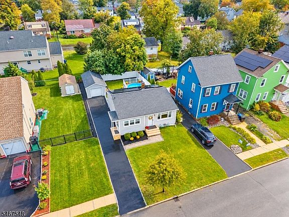 4th image of 194 Wiley Ave