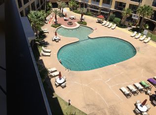 900 Village Ln, Pass Christian, MS 39571