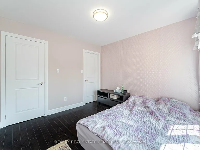 34 Alex Campbell Cres — Photo 23