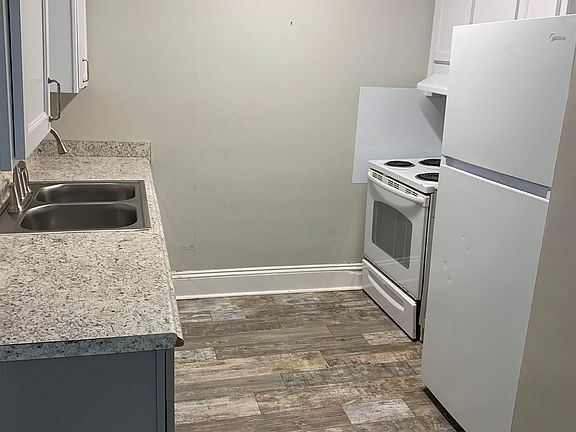 2nd image of 900 S Limestone St