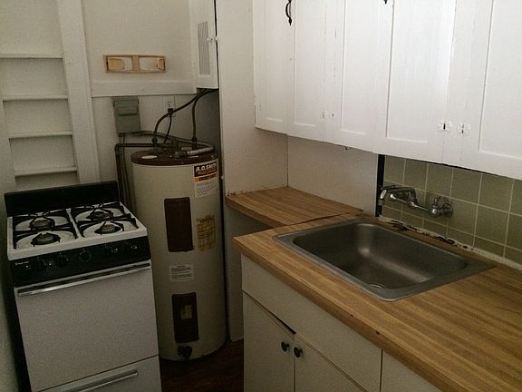 3rd image of 321 NW 16th St #1