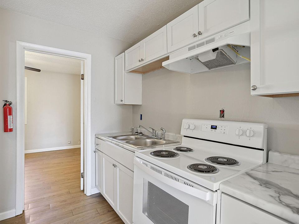 1st image of 2206 Dale Dr #1