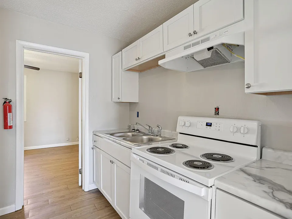 2206 Dale Dr #1