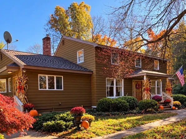 58 N Wales Rd, Holland, MA 01521