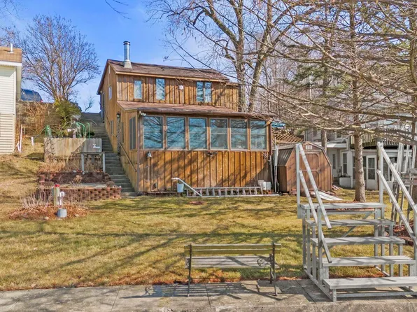 7130 S 80th Rd E, Wolcottville, IN 46795