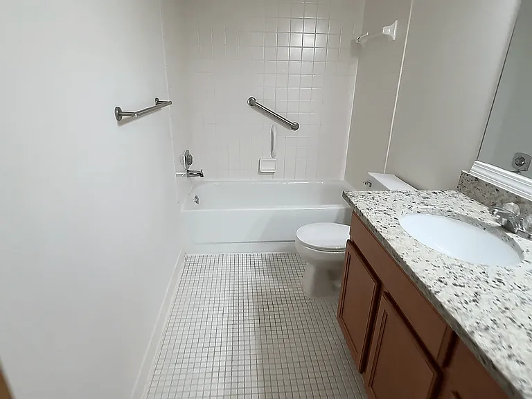 Eastwood Village Apartments — Photo 52