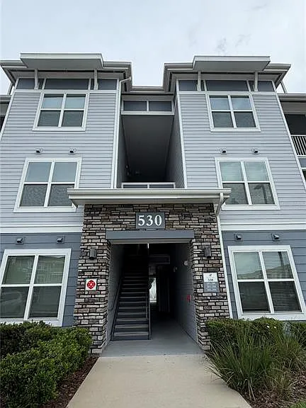 530 Academy Dr #201 — Photo 1