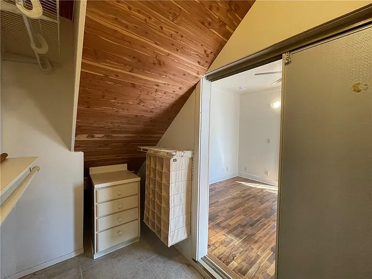 Main Bedroom w/ Cedar Lined Walk-In Close