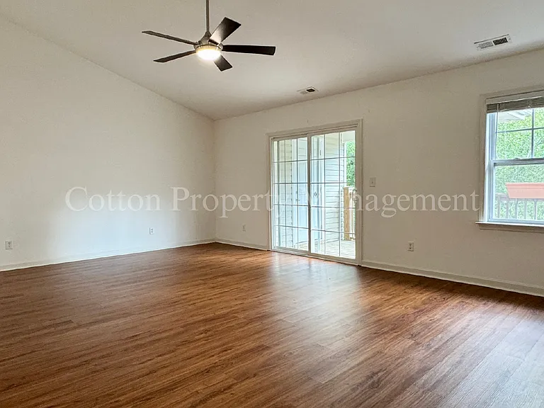 5138 Greenville Loop Rd #D — Photo 10
