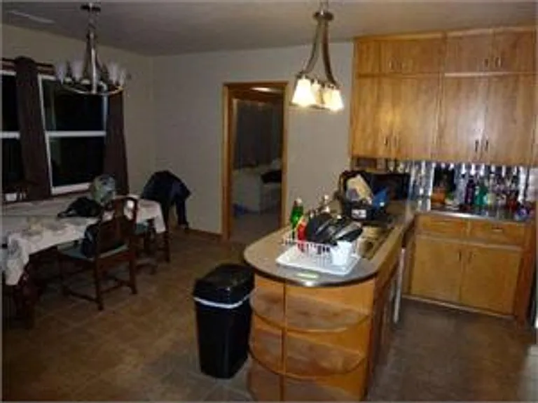 College St 1103 — Photo 31