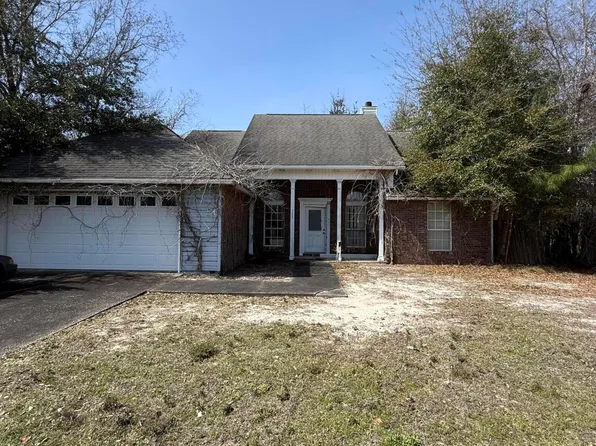323 Northampton Cir, Fort Walton Beach, FL 32547