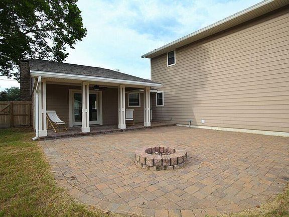 3rd image of 400 McEwen Dr