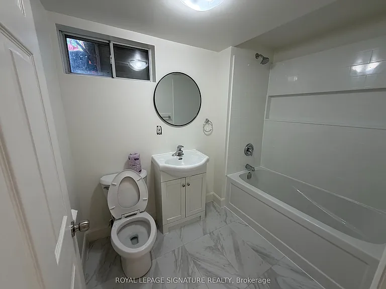 834 Mississauga Valley Blvd — Photo 6