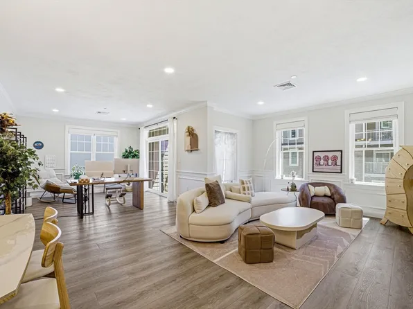 320 Middlesex Ave #D208, Medford, MA 02155