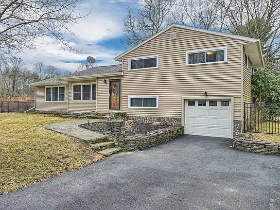 5th image of 31 Circle Dr