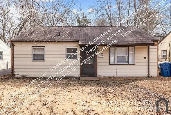 110 Paul Ave — Photo 2