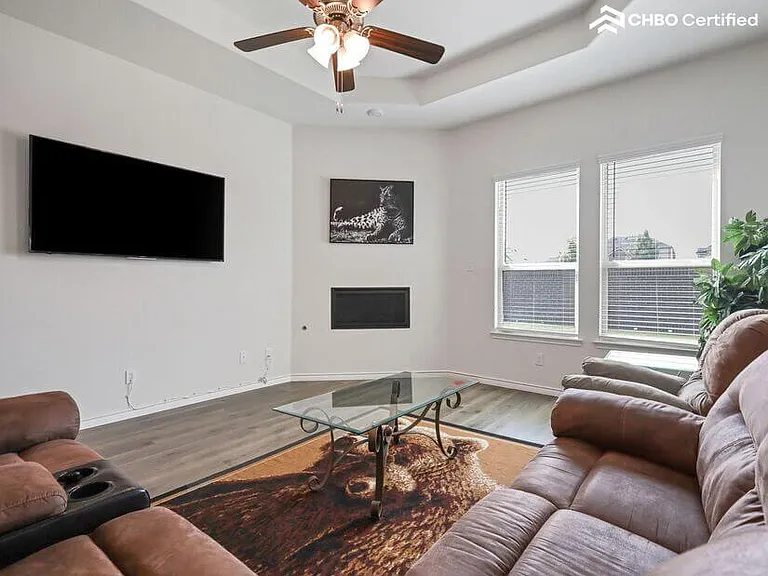 1505 Estivella Dr — Photo 7