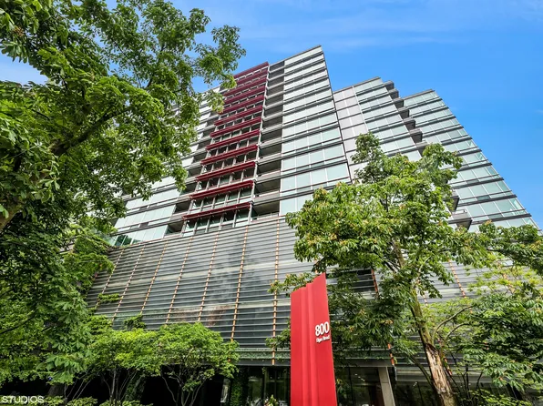 800 Elgin Rd APT 806, Evanston, IL 60201