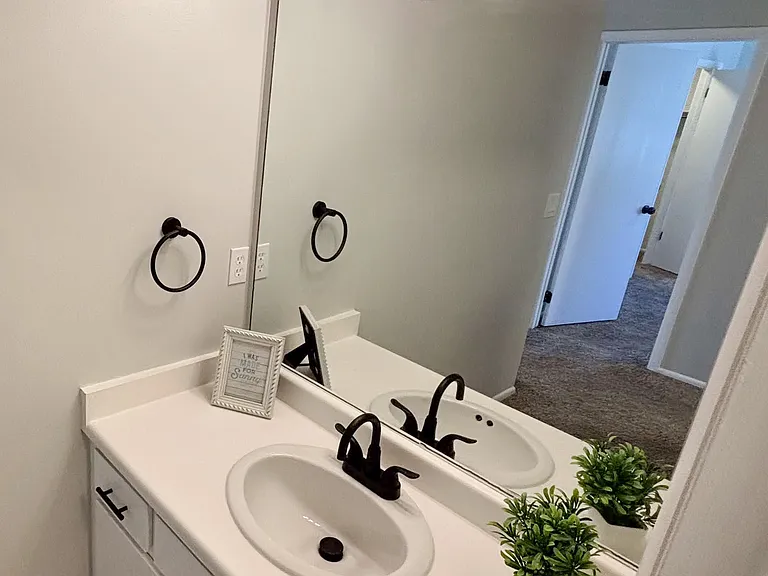 4239 W Bampton Ln — Photo 6