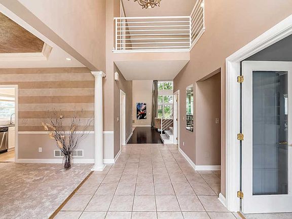 3rd image of 8575 Fallgold Ln