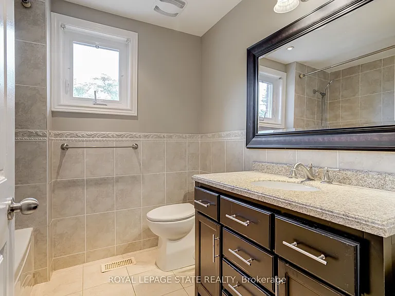 931 Southcote Rd — Photo 40