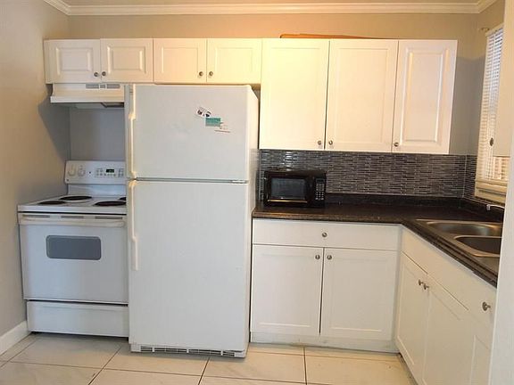5th image of 1416 S M St #1