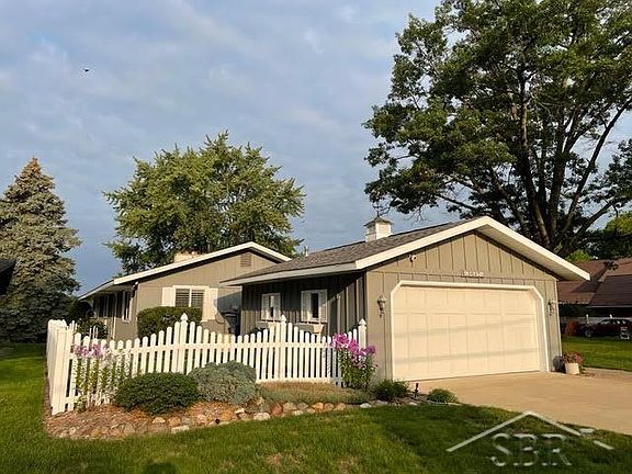 4th image of 2637 N Lakeview Dr
