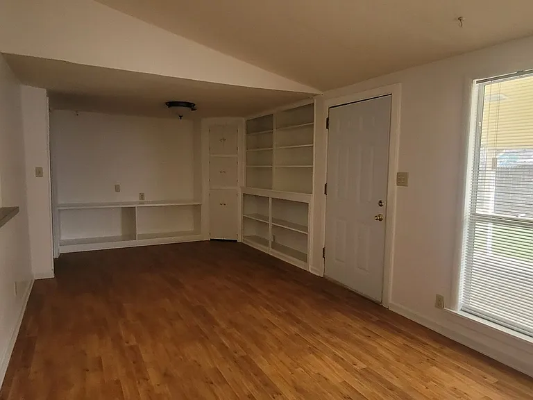 2709 S. Van Buren — Photo 2