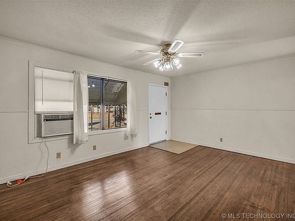 3rd image of 143 N Marion Ave