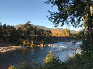 1606 Glide Loop Dr, Glide, OR 97443