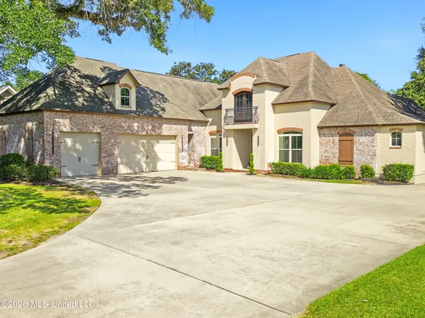 7296 Camellia Ct, Pass Christian, MS 39571