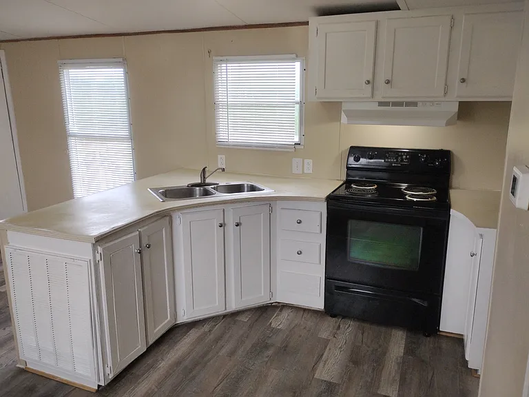 3618 Angelus Rd — Photo 5